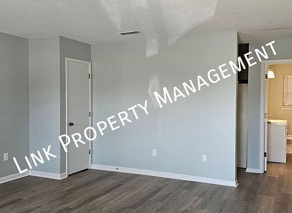 4th image of 900 Peppermill Rd #900A