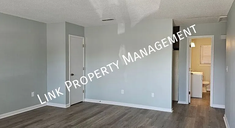 900 Peppermill Rd #900A — Photo 17