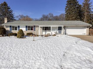 1910 Alton Cir, Commerce Township, MI