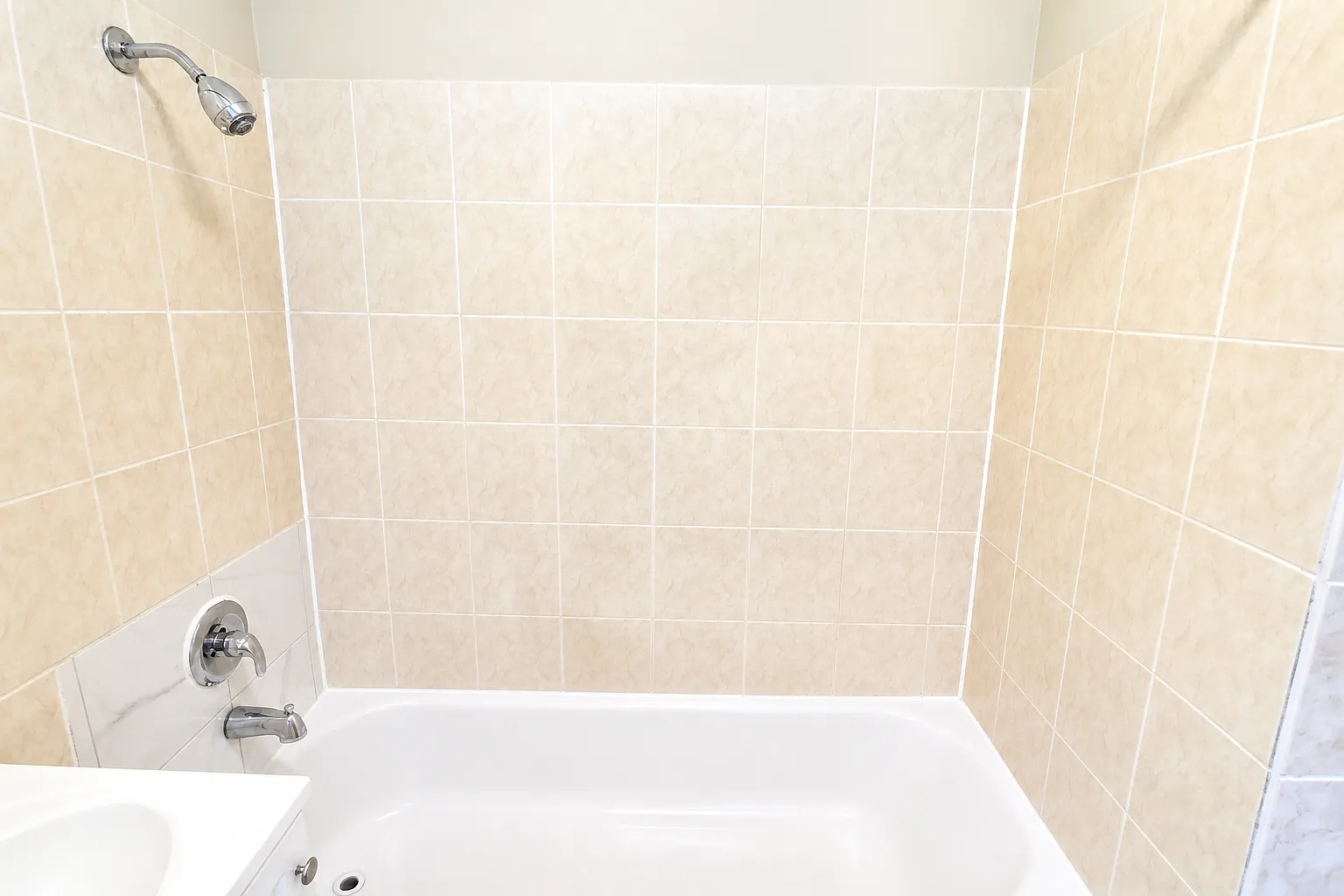 2 bed, $1,950 — Photo 4