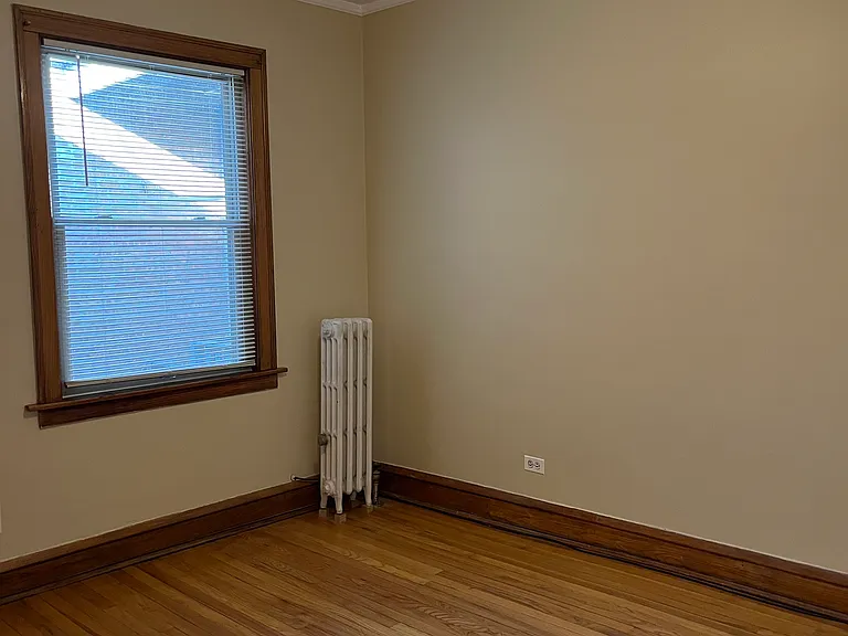 5202 W Henderson St — Photo 4