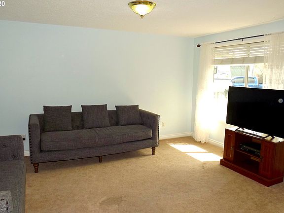 3rd image of 14918 NE 35th Cir