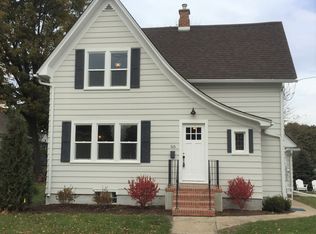 515 Edward St, Sycamore, IL 60178