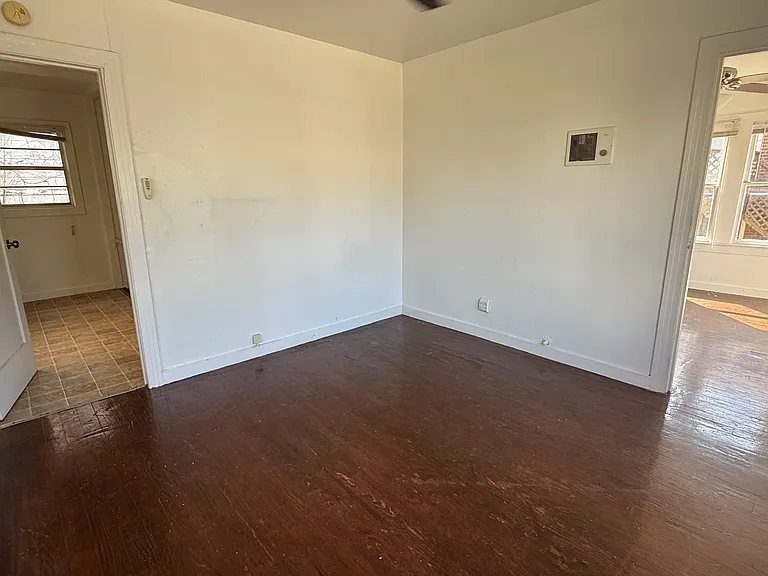 1601 Francis St — Photo 7