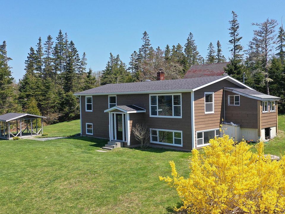 1st image of 572 Rockland Rd