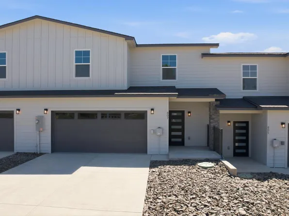 807 Fountain Blvd, Zillah, WA 98953