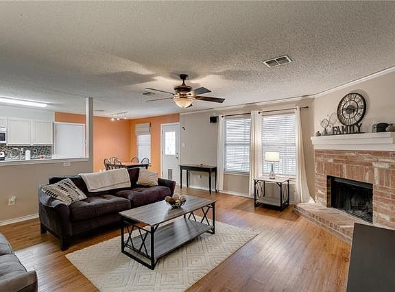 5th image of 1206 Coral Reef Ln
