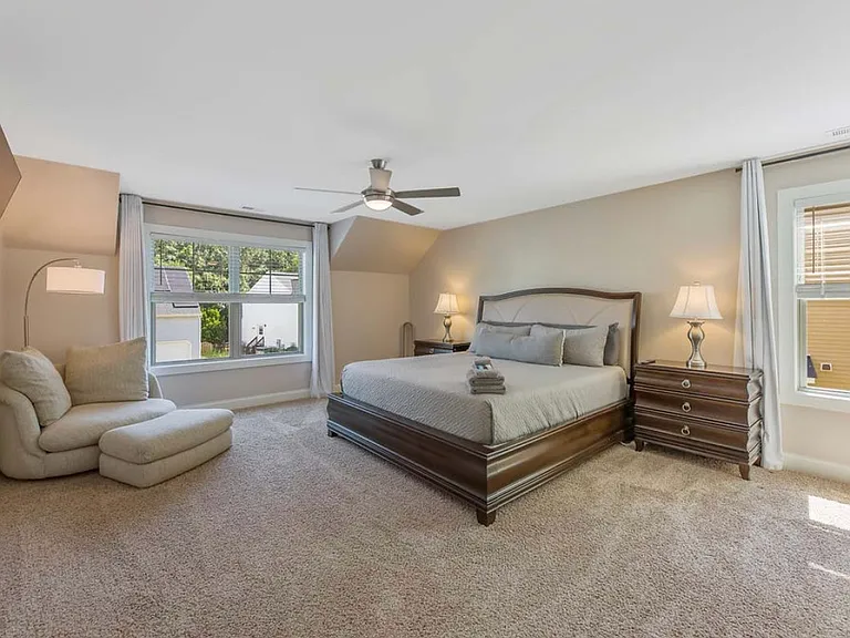 8425 Hobhouse Cir — Photo 27