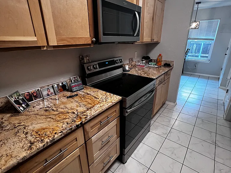 2214 Lavern St #B — Photo 2