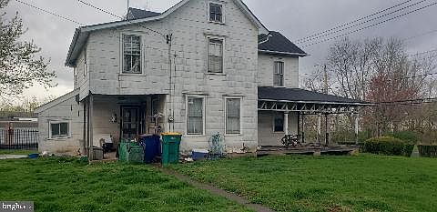 2nd image of 186 Fairview Ave