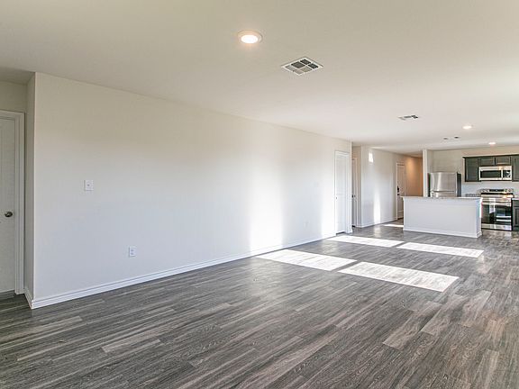 2nd image of 6925 Phoenix Dr