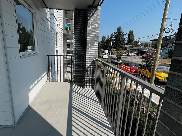 645 Como Lake Ave #204 — Photo 20