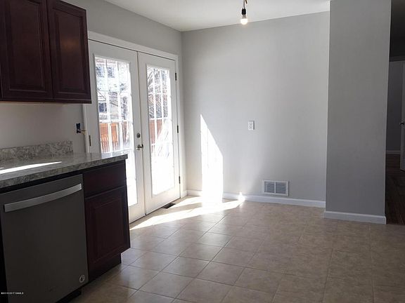 5th image of 166 Main St