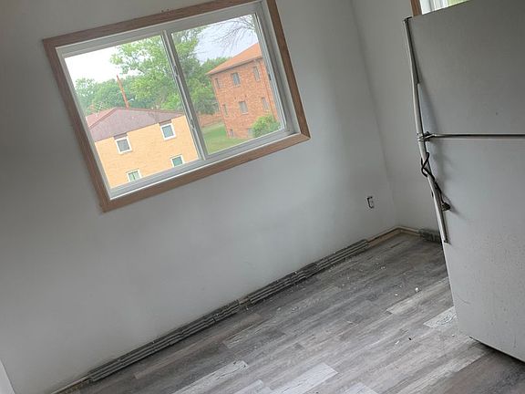 3rd image of 1004 18th St S #5