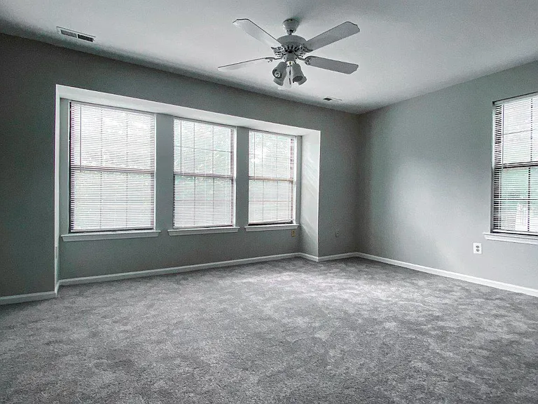 60 Summit Ct — Photo 4