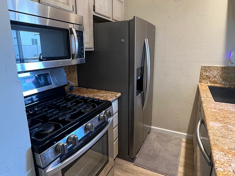 10960 Ashton Ave #409 — Photo 9