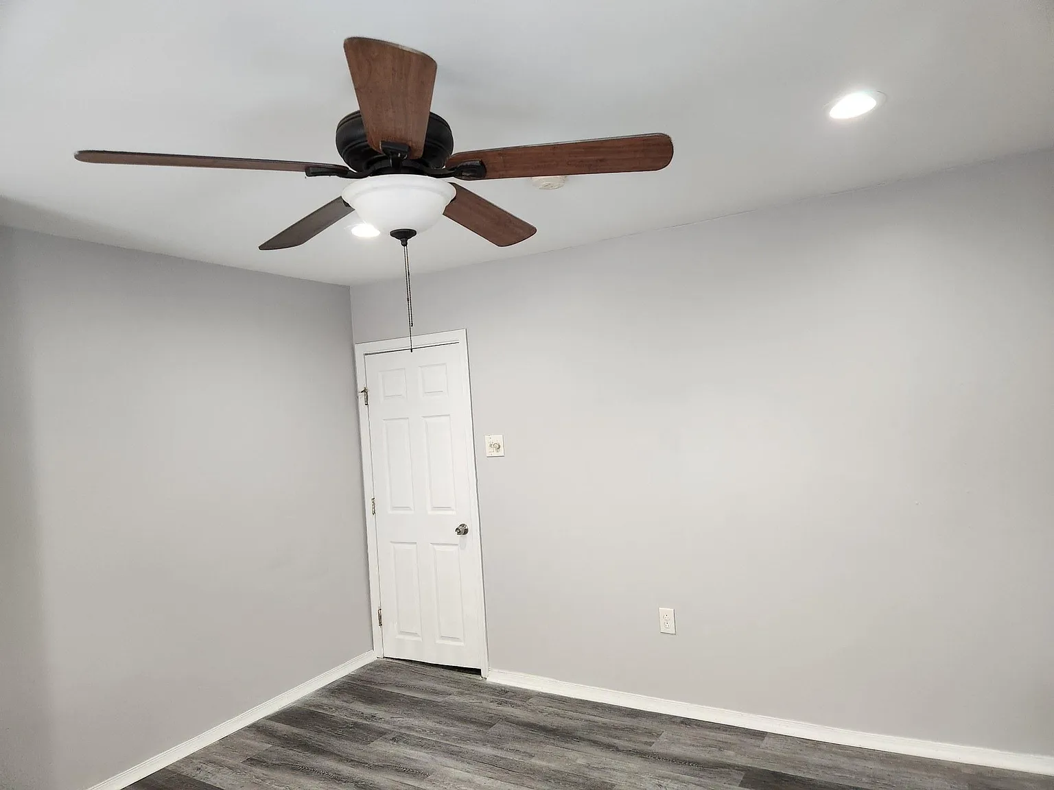 Studio, 400 sqft, $1,095 — Photo 3