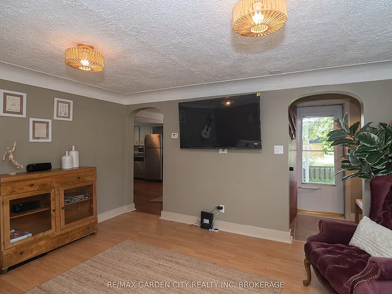 5853 McLeod Rd — Photo 7
