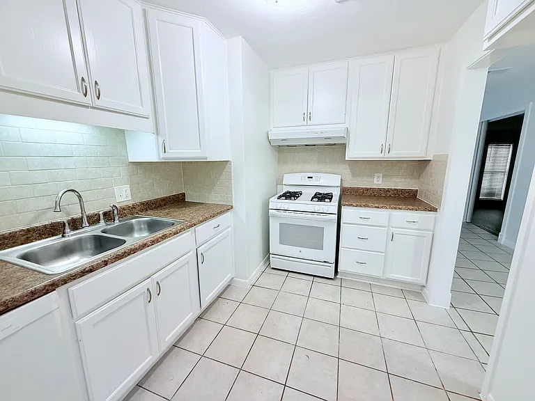 10640 Aledo Dr — Photo 3
