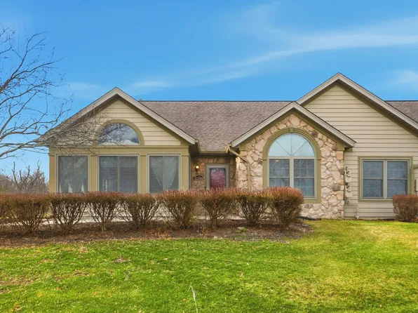 2558 Landings Way #8, Grove City, OH 43123