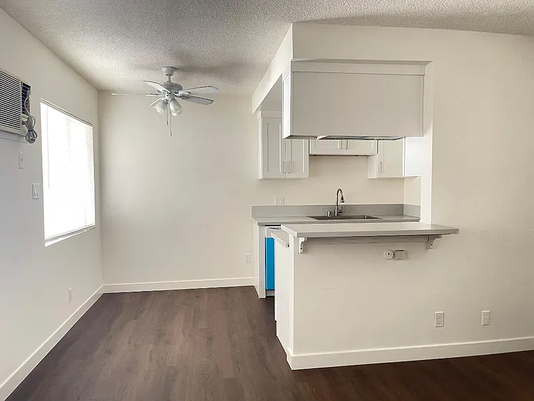 2412 W Grand Ave #BB — Photo 4