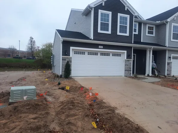 4690 Glen Haven Dr, Kentwood, MI 49512