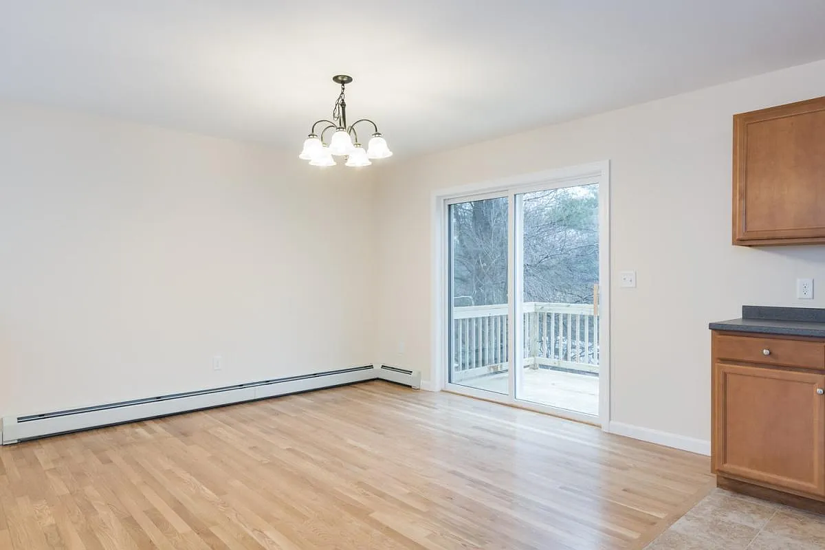 3 bed, 1.5 bath, 1500 sqft, $2,600 — Photo 3