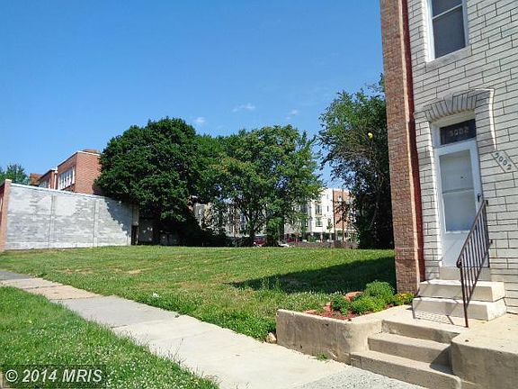 5th image of 3010 Westwood Ave