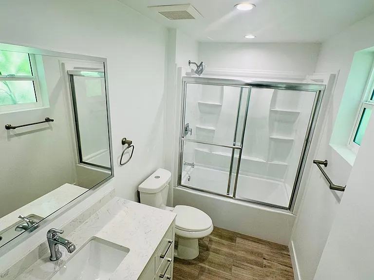 1581 W 37th Pl #1/2 — Photo 10