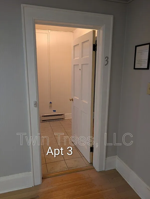 2 bed, 1.0 bath, 600 sqft, $900 — Photo 1