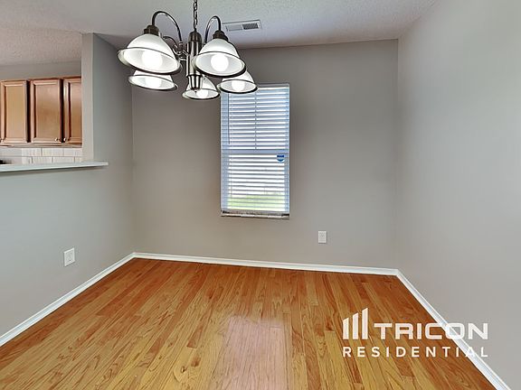 5th image of 928 Mailwood Dr