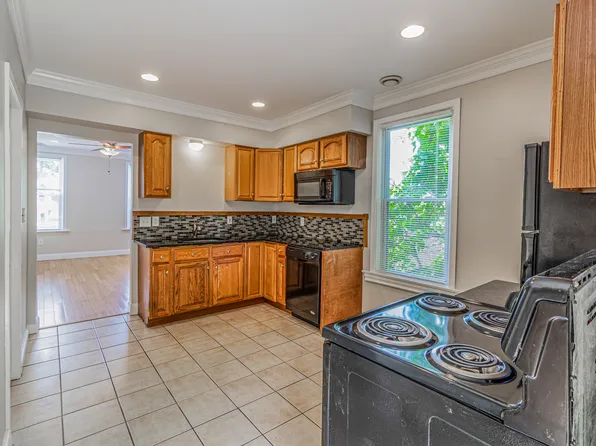 5406 Black St APT 2, Pittsburgh, PA 15206