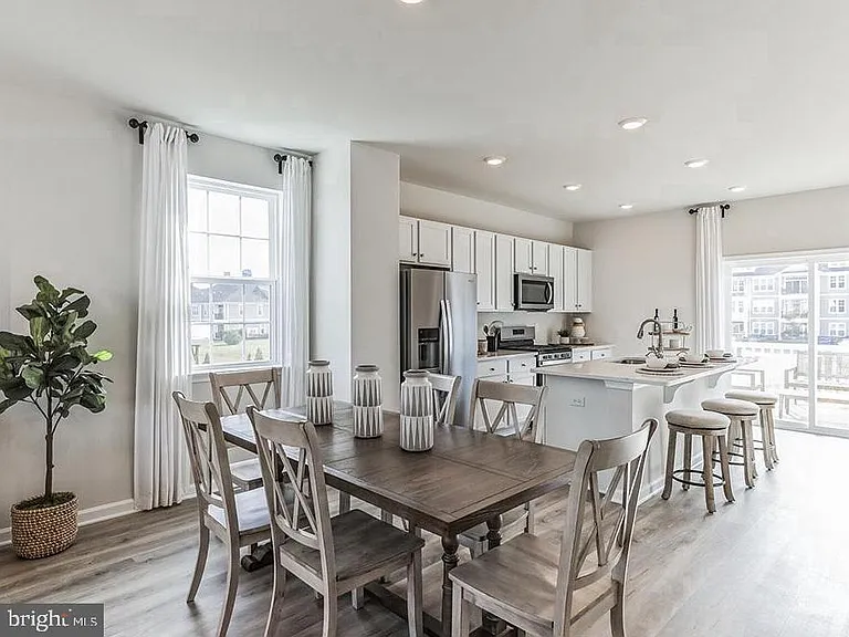 216 Macoun Way — Photo 16