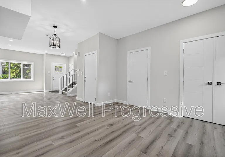 10821 112th St NW #1 — Photo 7