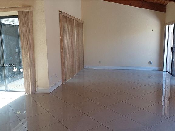 4th image of 2675 S Parkview Dr #2675