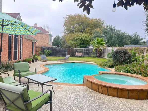 710 Saint Matthew Dr, Mansfield, TX 76063
