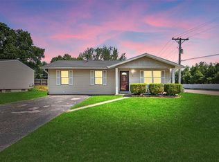 2 Hunting Creek Rd, Saint Peters, MO 63376