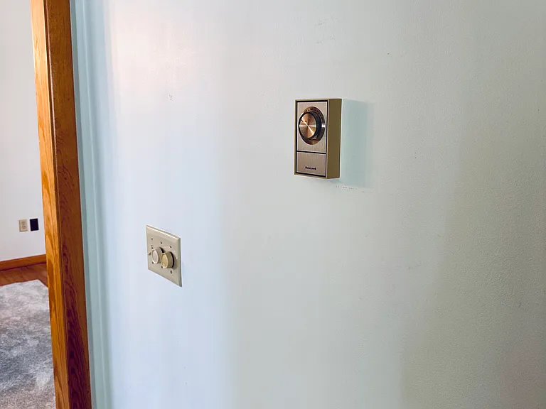 410 Barbara Dr — Photo 30