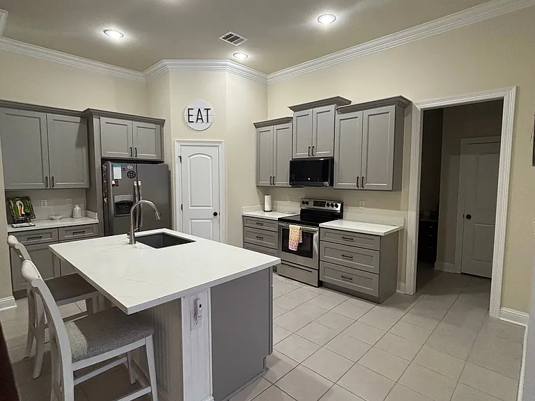 160 Gulfstream Ln — Photo 3