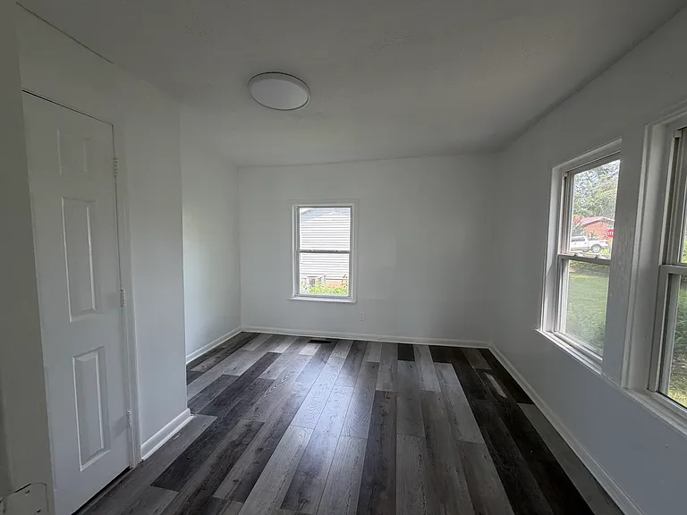 606 Pace St — Photo 3