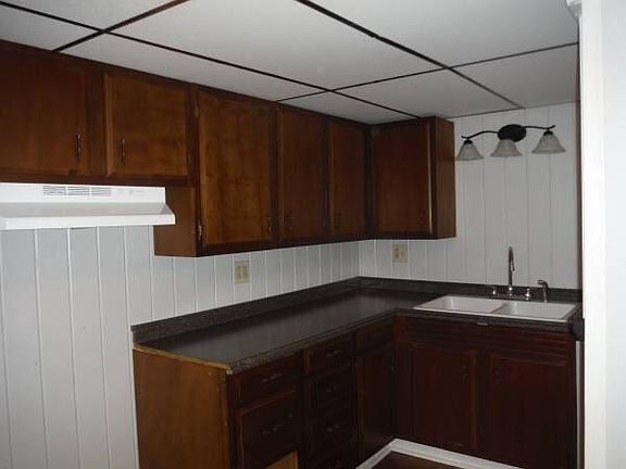 5th image of 104-108 Glenwood Ave