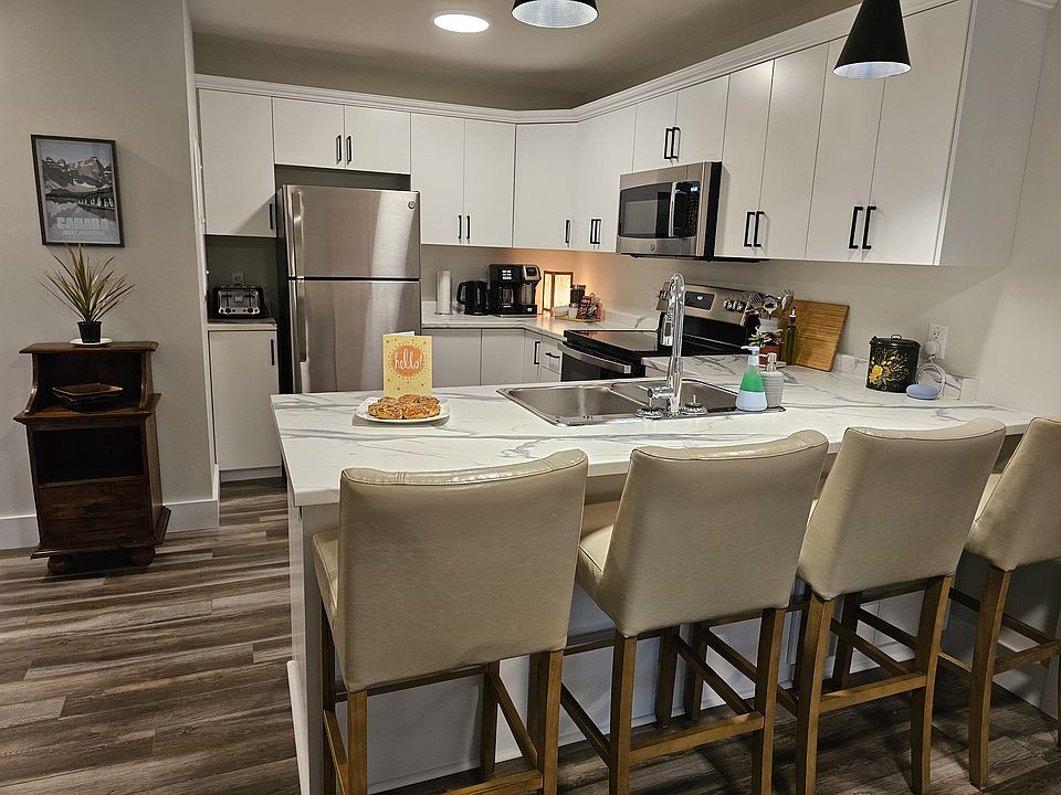 1st image of 364 Union St #206