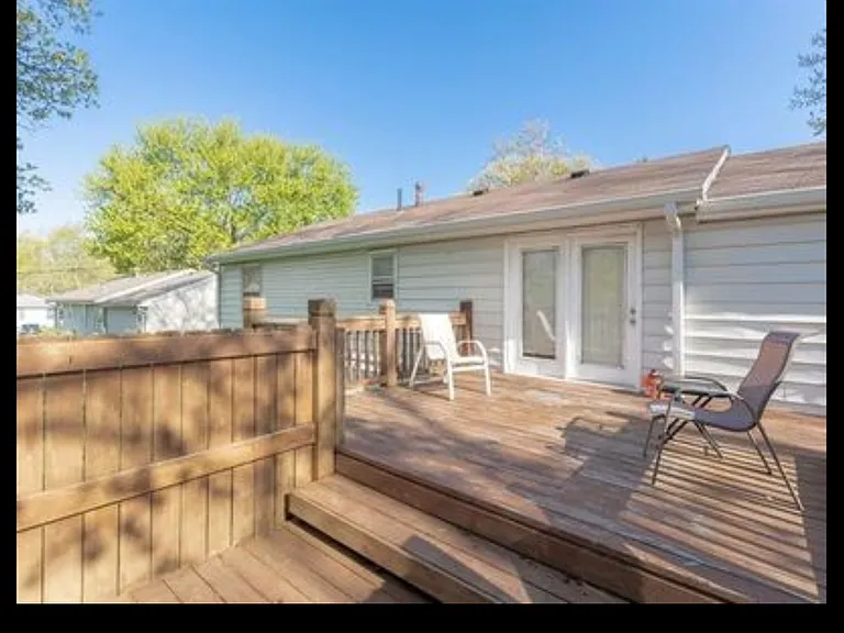 303 NE Orchard Dr — Photo 8