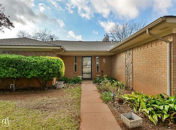 4th image of 3225 Pheasant Dr