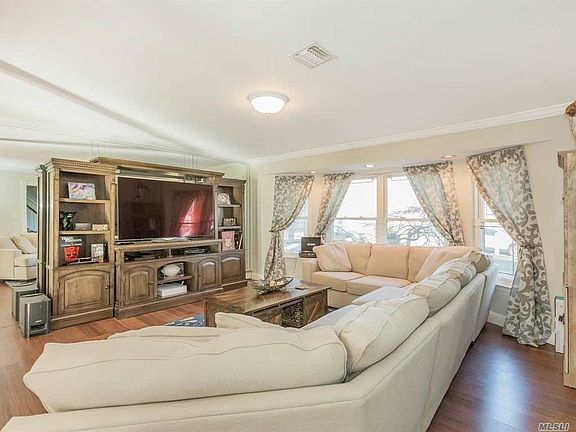 5th image of 38 Hyde Ln