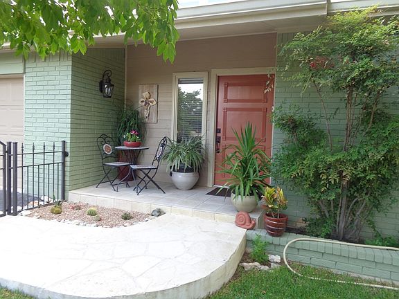 2nd image of 501 Mountain Top Dr