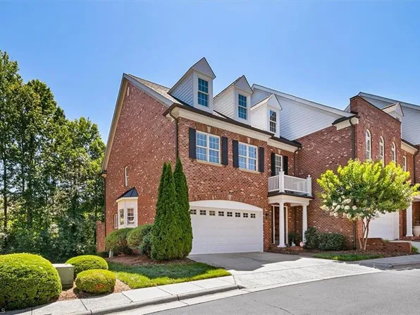 32 Midland Park Ln, Greensboro, NC 27455