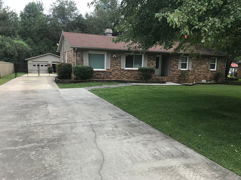 1st image of 194 Lake Ct