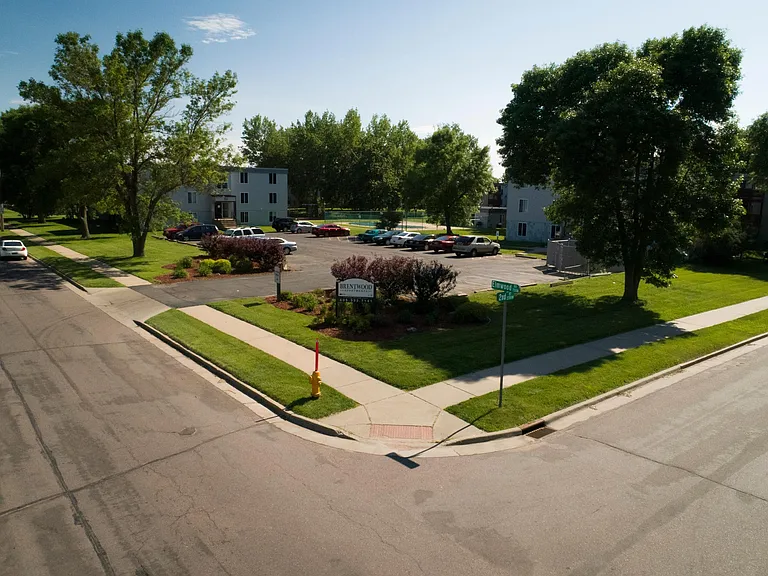 Brentwood Apartments