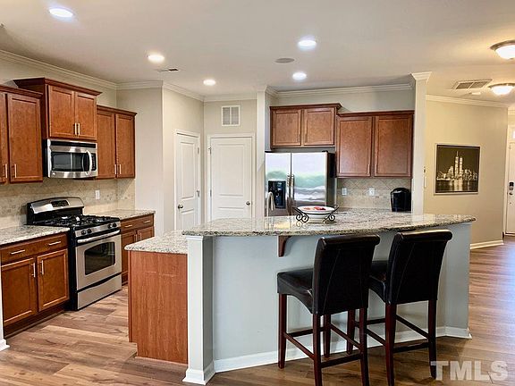 5th image of 2221 Tanners Mill Dr